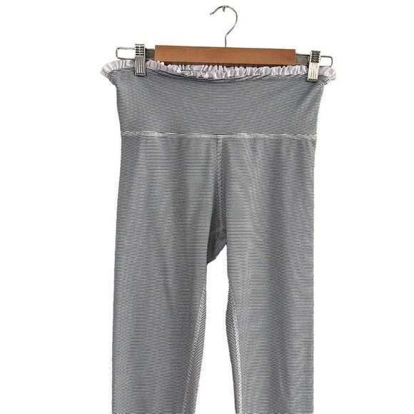 Albion Fit White Black Stripe Ruffle Fold Over Petal Crop Leggings Size S Small - Picture 3 of 12